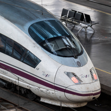 Scontro tra due treni sulla linea ad alta velocità: ci sono numerosi feriti