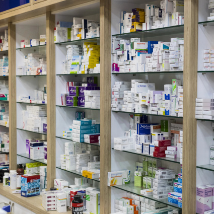 Farmaci generici: quanto paga di più la Svizzera