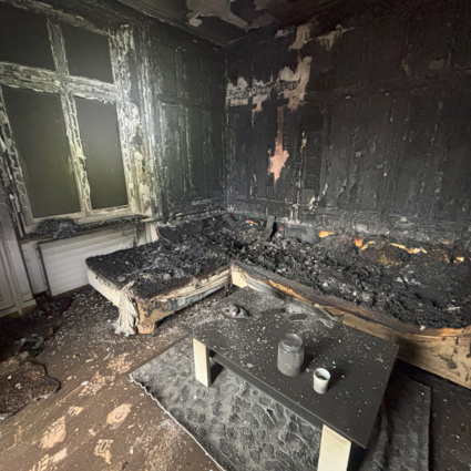 Incendio in un appartamento, morti due cani e un gatto