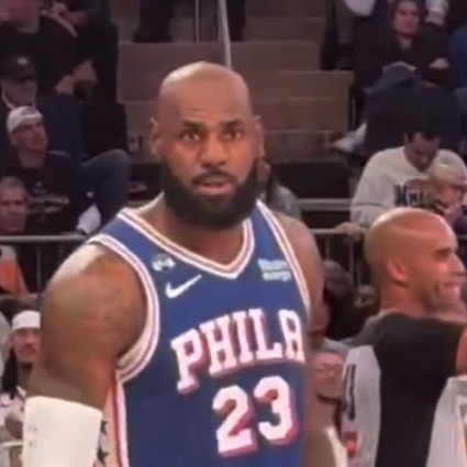 LeBron James perde la pazienza con un tifoso dei Knicks: «Vengo dall'Ohio, amico»