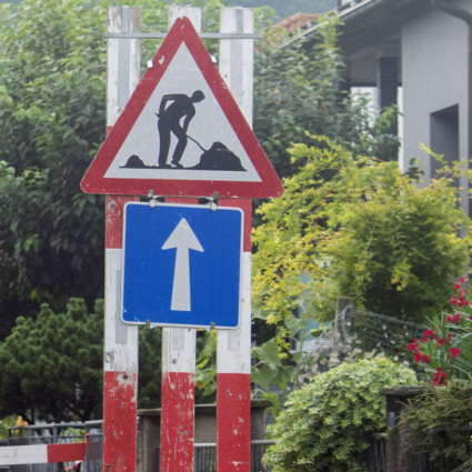 Lavori (e attese) sulla strada cantonale
