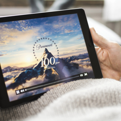 Paramount chiude l'acquisizione da 110 miliardi di Warner
