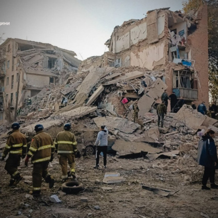 Missili russi sulla palazzina: 18 morti, quattro sono bambini
