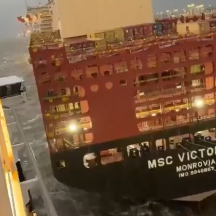 Nave da crociera urta due cargo, indagini sul capitano