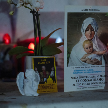 Papa Leone operato per un tumore maligno al polmone