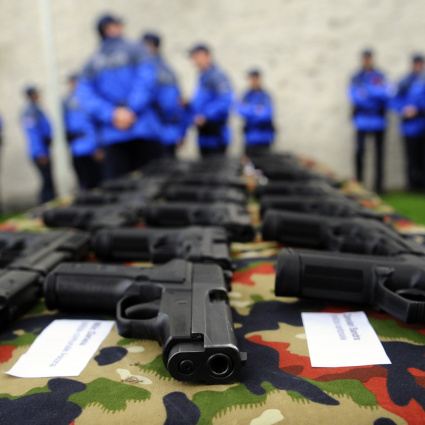 Dalle pistole ai taser: ecco quante volte la polizia ha dovuto usarli