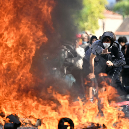 Preside ferito da un razzo durante la protesta studentesca