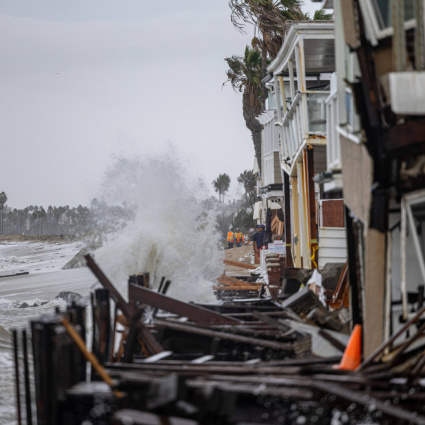 Il ciclone Rachel devasta la costa californiana