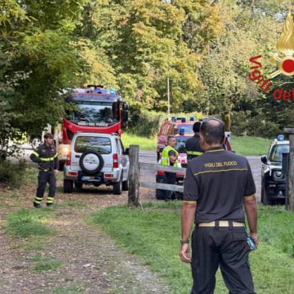 Scompare mentre cerca castagne con il figlio: ritrovato sul Sighignola