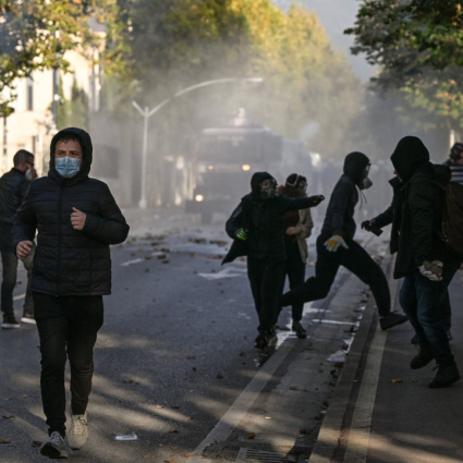 Migliaia in piazza a Tirana, violenti scontri tra manifestanti e polizia