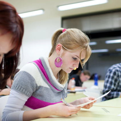 Aperte le iscrizioni agli esami per ottenere la licenza di scuola media come privatisti