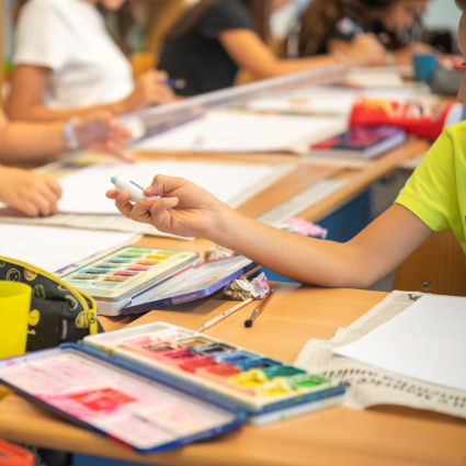 Sempre meno bambini alle elementari, università verso il boom di iscrizioni