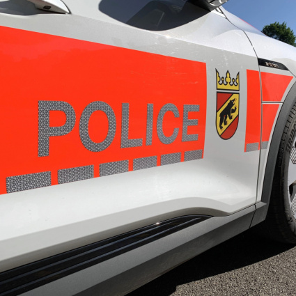 Preme sull'acceleratore e si schianta contro un muro: morto un 77enne