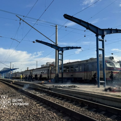 «Attacco russo alla banchina ferroviaria: 13 morti»