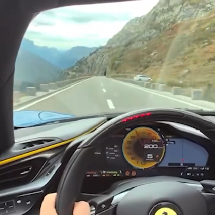 In Ferrari sul Susten a 200 km/h, il video diventa virale (e la Polizia apre l'inchiesta)