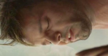 Ricky Martin nudo in un video