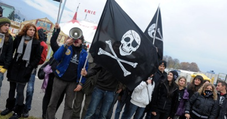 Circo Knie, "Offensiva animalista protesterà con le buone o con le cattive"