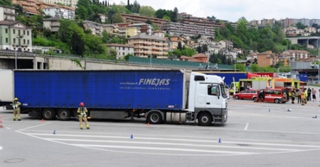 Camion radioattivo fermo in dogana, trasporta "scarti di materiale"