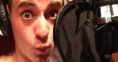 Il rapper che canta per i giovani ticinesi "sommersi dai debiti"