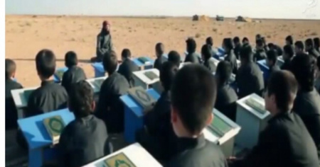 Isis: addestramento da brividi dei bambini soldato