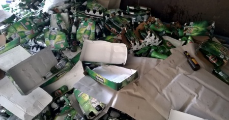 Camion lituano, nel rimorchio un mare di birra