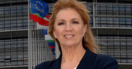 Iva Zanicchi: «Casta fino a 26 anni»