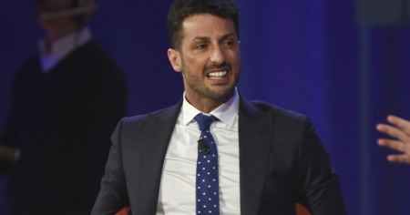 Fabrizio Corona perde le staffe: espulso dall'aula durante il processo
