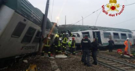 Deraglia un treno alle porte di Milano: le vittime salgono a tre
