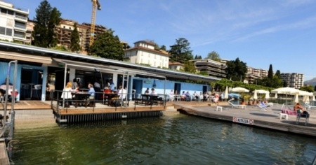 Lo snack bar del Lido Riva Caccia va a Gabbani