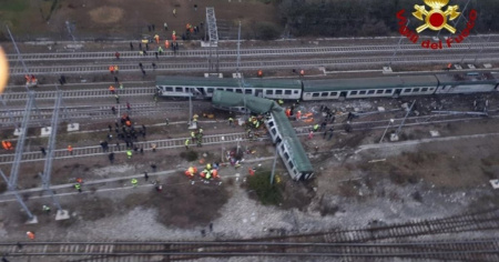Treno deragliato, «ha ceduto la rotaia, per 20 centimetri»