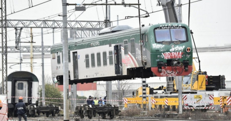 Treno deragliato, «gli accertamenti sono nulli»