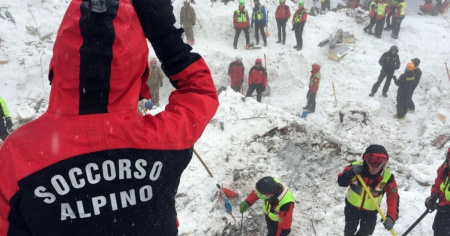 Frana a Courmayeur, evacuazione preventiva in corso