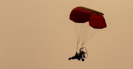 18 chili di marijuana sul parapendio