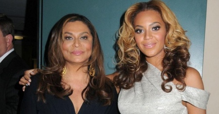 Beyonce compie 37 anni, tenero tributo social della mamma