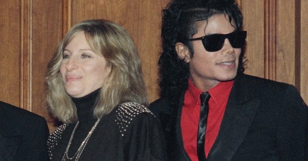 Barbra Streisand difende Michael Jackson: «Non li ha mica uccisi. Erano bisogni sessuali»