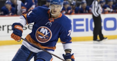 Niente ritiro né Svizzera: «Luca Sbisa giocherà al 100% in NHL»