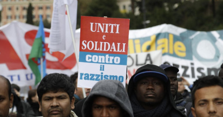 Atti di razzismo giustificati dal 55% degli italiani