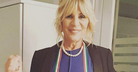 L'appello di Costanzo alla moglie: «Non cacciate Gemma da Uomini e Donne»