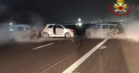Il portavalori sfuggito alla morsa di chiodi e fiamme
