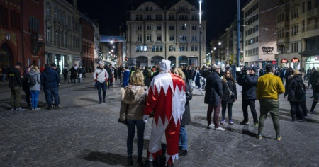 Coronavirus: nonostante il divieto, centinaia di persone si radunano per festeggiare il Morgenstreich