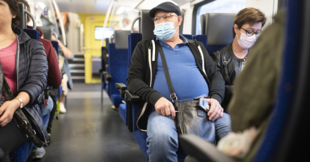 «Rendete obbligatoria la mascherina sui mezzi pubblici»