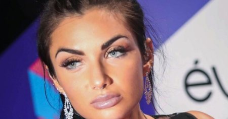 Lutto per Elettra Lamborghini: morta la cavalla Lolita