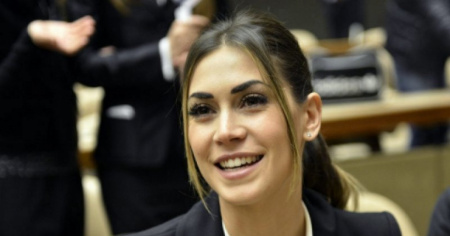 Il nuovo amore della Satta sui tabloid, smentito: «Non conosco quella persona»