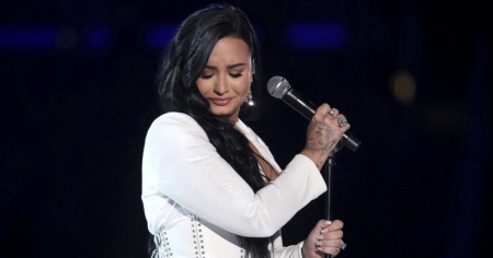 Demi Lovato ha dichiarato di essere stata violentata quando era adolescente