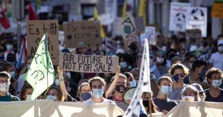 Un manifesto in vista dello sciopero del 21 maggio