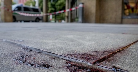 Erfurt, accoltella due passanti e si dà alla fuga