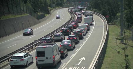 Oltre un'ora e mezza di ritardo per superare il San Gottardo