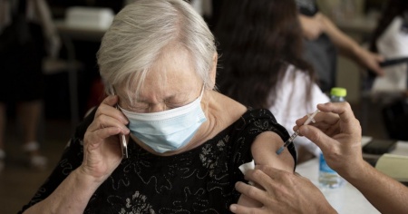 Già 500mila over 60 hanno ricevuto la terza dose del vaccino anti-coronavirus