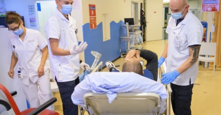 Coronavirus, il vaccino sarà obbligatorio per il nuovo personale dell'ospedale