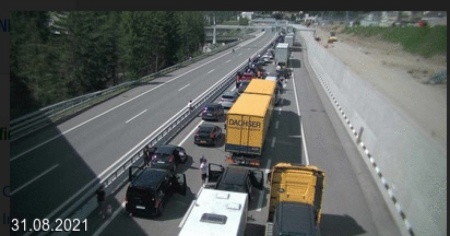 La galleria autostradale del San Gottardo è stata chiusa e poi riaperta